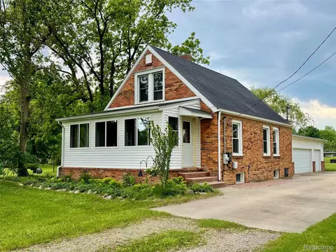 442 Corneil Rd, Imlay City, MI 48444
