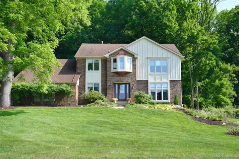 36780 Chesapeake Rd, Farmington Hills, MI 48335