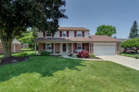 16195 Huff St, Livonia, MI 48154