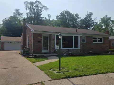 9990 Hambleton St, Livonia, MI 48150