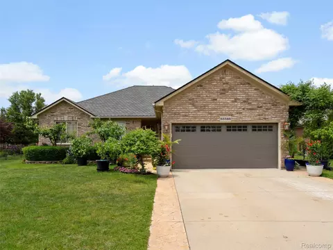 55589 Raspberry Dr, Macomb, MI 48042