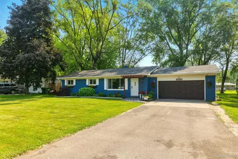 50536 Ryan Rd, Shelby Township, MI 48317