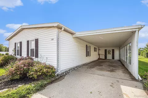 2882 Skylark St, Rochester Hills, MI 48309