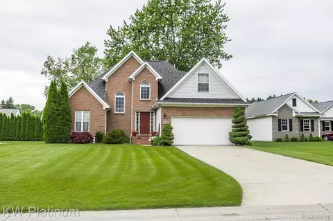 3167 Blackheath Ct, Port Huron, MI 48060