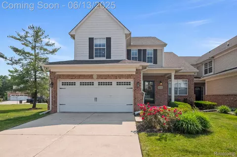4376 Bennett Park Cir, Troy, MI 48085
