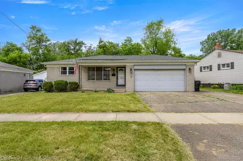 18329 Poinciana, Redford, MI 48240