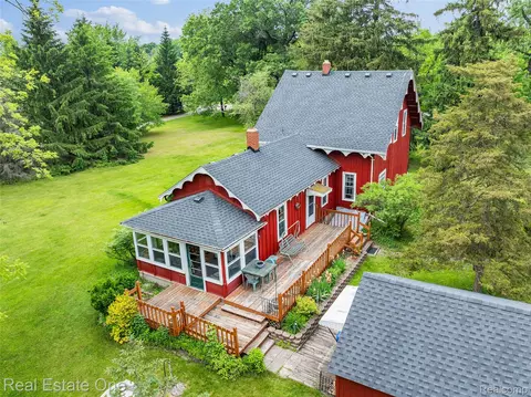 4730 Golf Club Rd, Genoa, MI 48843