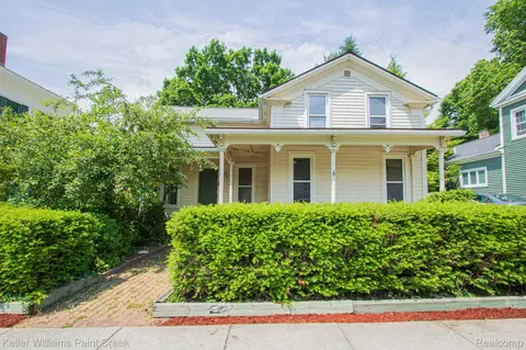 235 E Saint Clair St, Almont, MI 48003