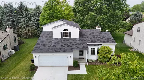 153 Eagle Crest Dr, South Lyon, MI 48178
