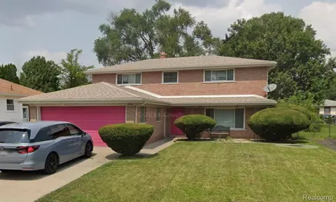 424 Saint Johns St, Wyandotte, MI 48192