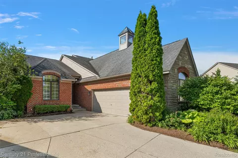 4013 Ardsley Ct, Independence, MI 48348