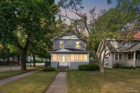 820 E Lincoln Ave, Royal Oak, MI 48067