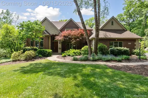 4294 Dominion Blvd, Brighton, MI 48114