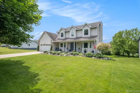 452 Cloverview Ln, Genoa, MI 48843