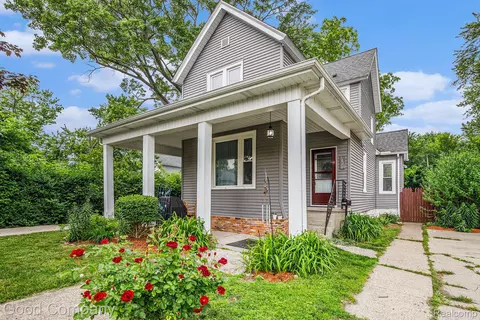 1419 Wells St, Port Huron, MI 48060