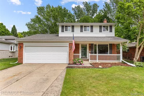 1915 Treadwell St, Westland, MI 48186