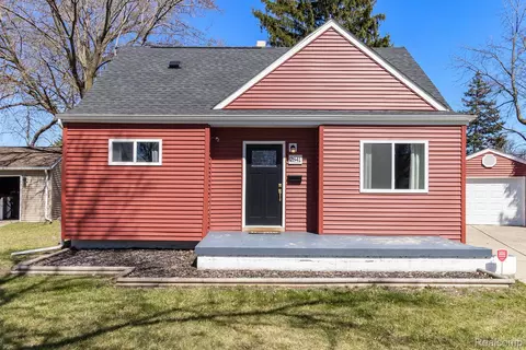 2841 Comanche Ave, Flint, MI 48507