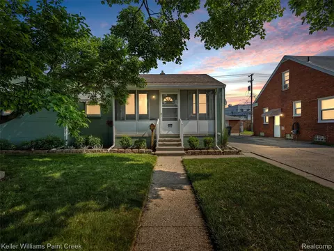 961 E Woodruff Ave, Hazel Park, MI 48030