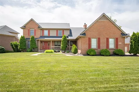 48671 Timber Crest Ct, Plymouth, MI 48170
