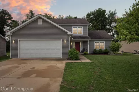 1123 Tartan Ln, Commerce, MI 48390