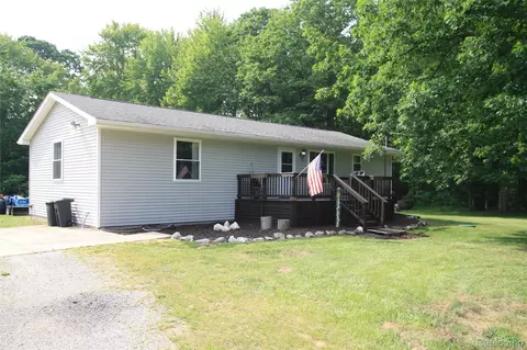 12850 East Rd, Albee, MI 48417