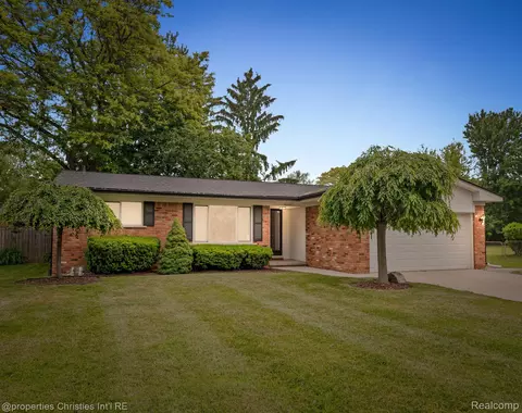 41642 Sycamore Dr, Novi, MI 48375