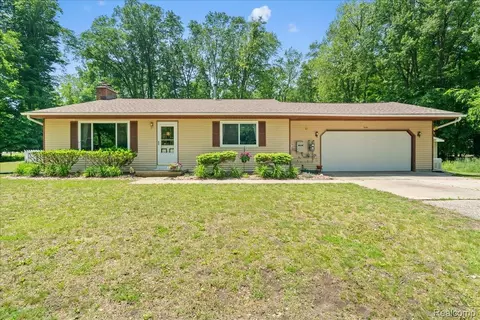 956 Chickasaw Dr, Vevay, MI 48854