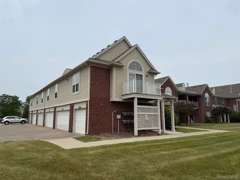 29744 Heritage Pkwy, Warren, MI 48092