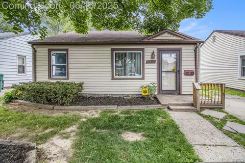 6042 Harrison St, Garden City, MI 48135