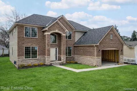 3122 Frankton Dr, Troy, MI 48083