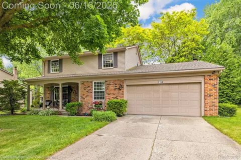 3184 Cedar Key Dr, Orion, MI 48360