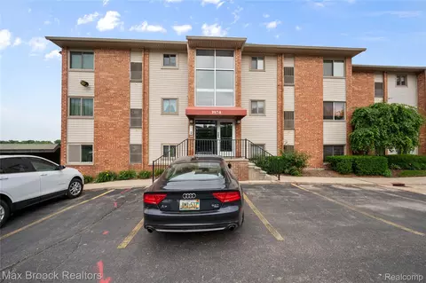 1974 Klingensmith Rd #1-A, Bloomfield Hills, MI 48302