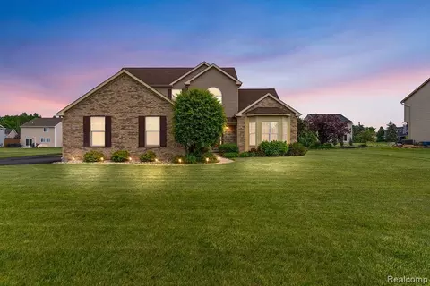 7190 Westminster Cir, Grand Blanc, MI 48439