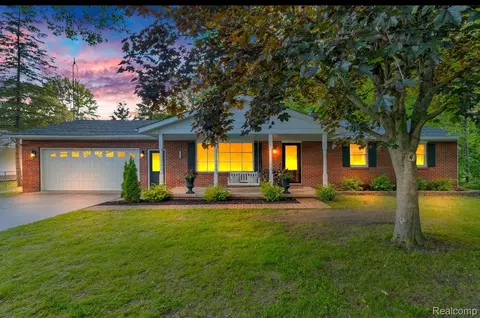 3615 State Rd, Fort Gratiot, MI 48059