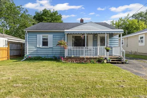 1386 Proper Ave, Burton, MI 48529