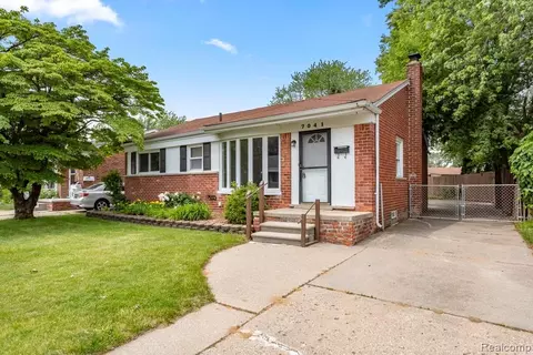 7041 Burnly St, Garden City, MI 48135