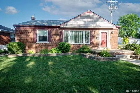 18064 Reed St, Melvindale, MI 48122