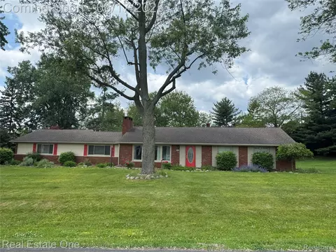 3340 Chickering Ln, Bloomfield Township, MI 48302