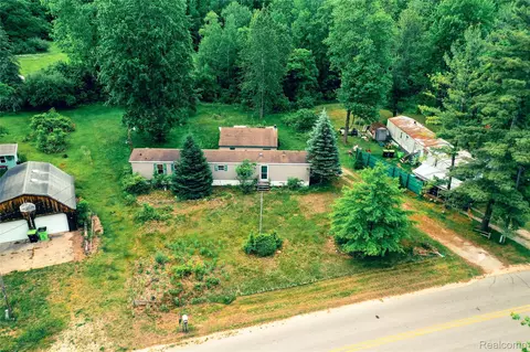 2951 S Whitney Beach Rd, Beaverton, MI 48612
