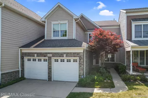 24825 Reeds Pointe Dr, Novi, MI 48374