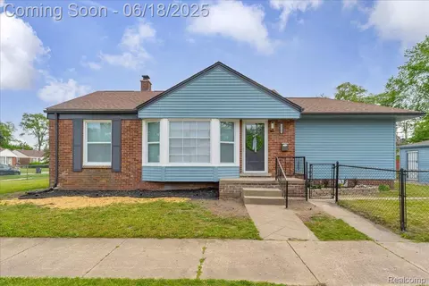 19505 Santa Barbara Dr, Detroit, MI 48221