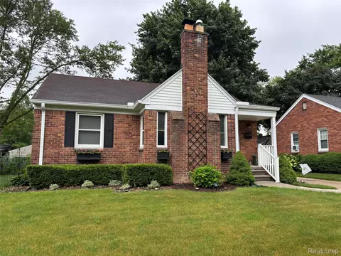 2329 Earlmont Rd, Berkley, MI 48072
