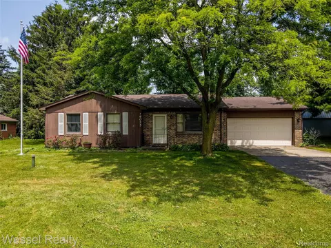 6025 29 Mile Rd, Washington, MI 48095