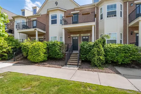 25556 Portico Ln, Novi, MI 48375