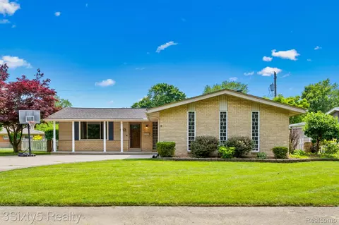 15615 S Midway Ave, Allen Park, MI 48101