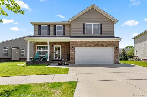 26673 Elk Run E, Lyon, MI 48165