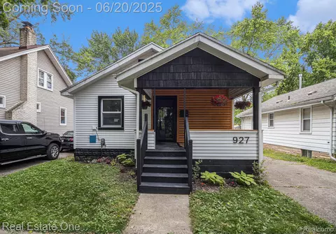 927 N Lafayette Ave, Royal Oak, MI 48067