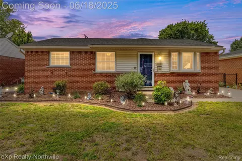37538 Walnut St, Romulus, MI 48174