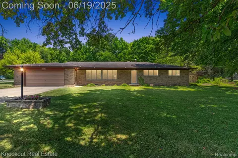 3811 Waltmar Dr, Bridgeport, MI 48722