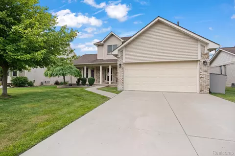 24462 Christian Dr, Brownstown, MI 48134